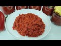 Ajvar shtëpie, i zier në shporet të rrymës. Homemade Ajvar