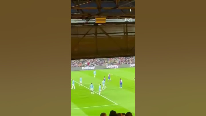 EZE NEARLY SCORES A WORLDIE😱#wow #football #premierleague #skills #crystalpalace