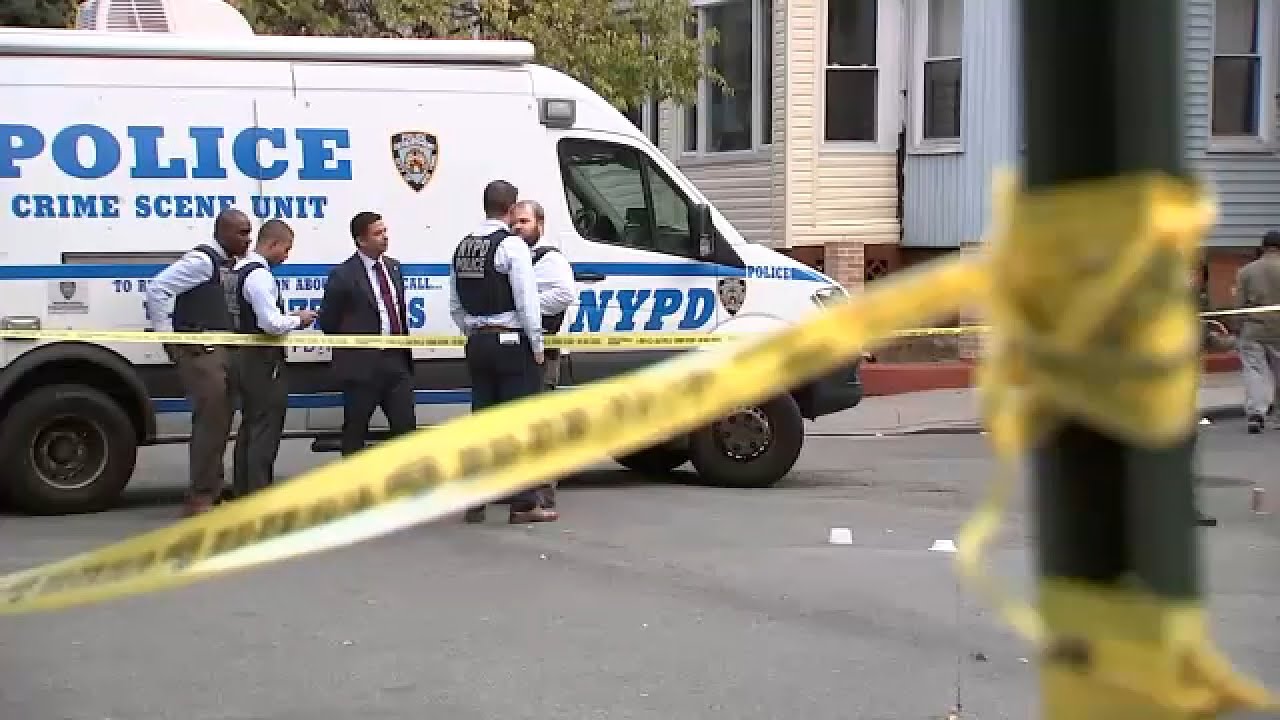40-year-old man fatally shot outside senior home in Bronx; suspect on ...