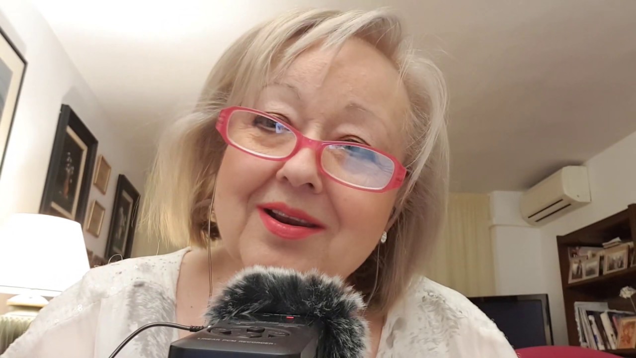 ASMR   Sigo con mis mensajes del  más  allá /  cena Pascual /  relajante