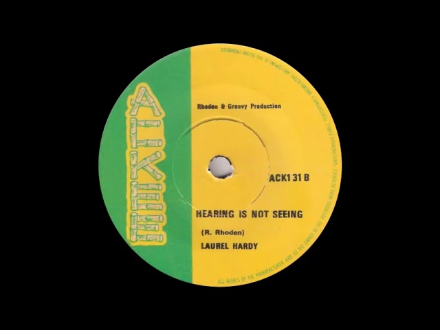 YouTubeでLaurel Hardy - Hearing Is Not Seeingを視聴 YouTubeでLaurel Hardy - Hearing Is Not Seeingを視聴