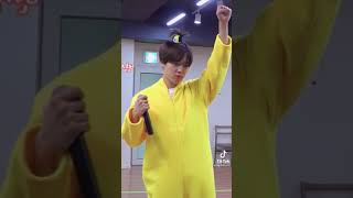 Çok Şirin Çıkmışlar Demi Ya Hemde Ji̇minin Şu En Başta Şaşırışı Çok Şirinler Hepsi Çok Şirin