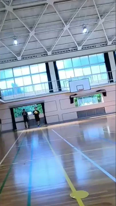 ドッチボールはやく投げる