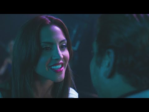 Сцена в ночном клубе | Парни со стволами (2016)