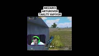 Mezarcı Arturover Taklidi Yapıyor