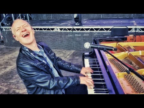 Jammin Out In The Rain! (Vlog 4) The Piano Guys