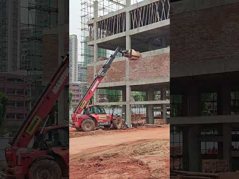 نقل الطوب على المباني الشاهقة الآلات الجيدة توفر القوى العاملة