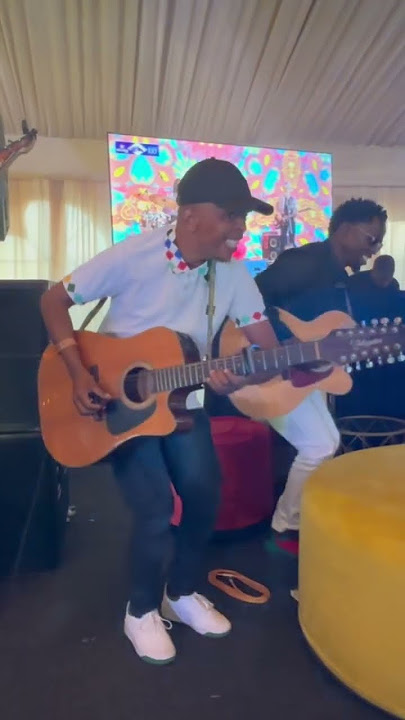 uSathane noNkulunkulu bebehlangene kowe Durban July. Nyonemhlophe vs Mntuyenziwa and Khaya eMaBassin