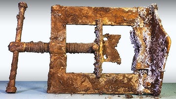 Rusty Antique 60mm Bench Yoke PIPE VISE Restoration | Old Vise Restoration Video