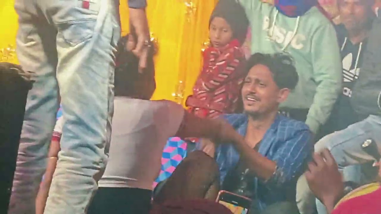 চলো গো আমার জামাই বাবু চান করতে যাবো পায়ে হাতে সামান ঘষে দিবো