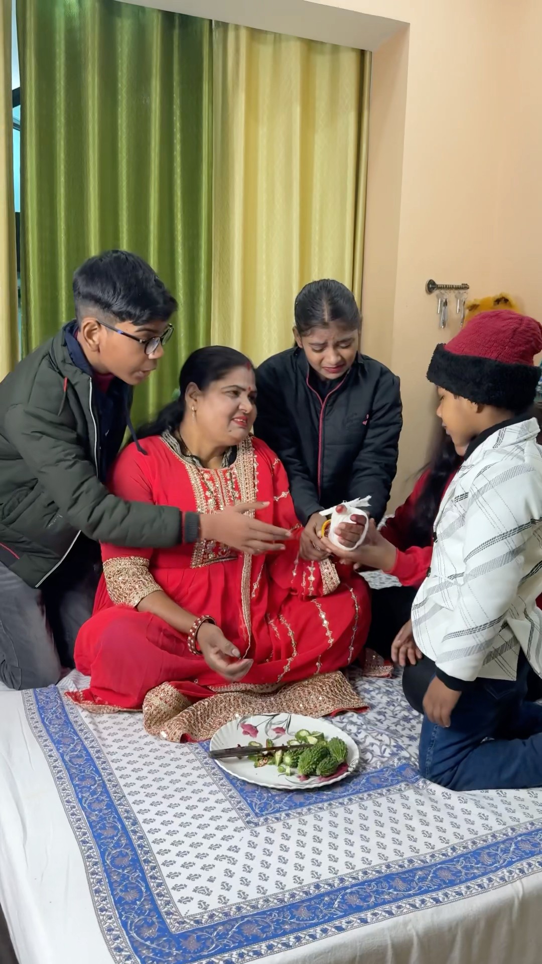 Dadi ka hath cut Gaya ?❤️ #shorts #emotional #familylove #concept #story #funnyshorts
