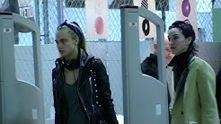 Cara Delevingne and girlfriend Annie Clarke IN LOVE in Paris - Durasi: 3.23. 