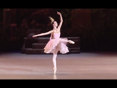 วีดีโอ: Prima ballerina Maria Alexandrova ได้รับบาดเจ็บในลอนดอน