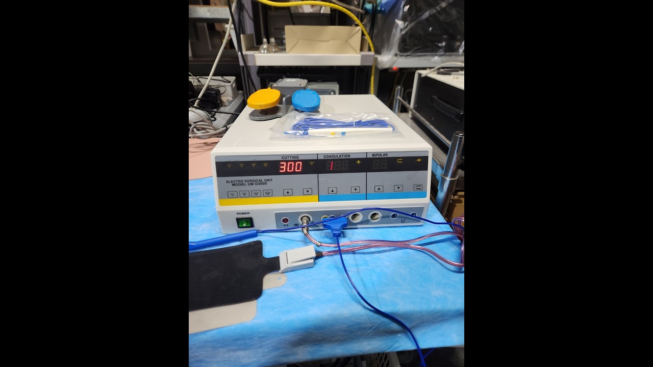 UM-D 3000 Electrosurgica unit