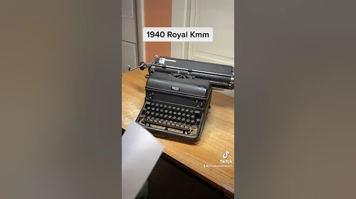 1940 Royal KMM antique desktop typewriter function test