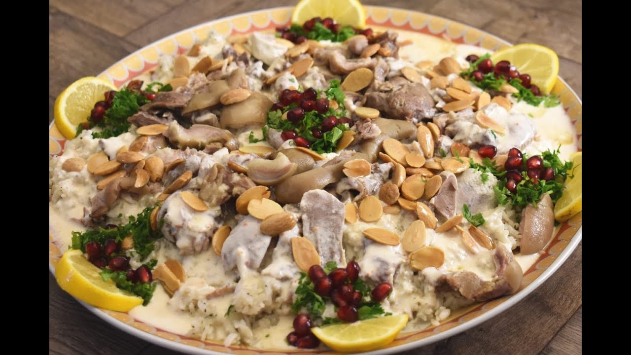 فتة الرؤوس التي ابهرت جميع من تناولها بلذتها وطريقة عملها الشهية تابعوها