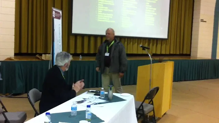 Wayne Thorp presents Dr. Rick Bonar an Emerald Awa...