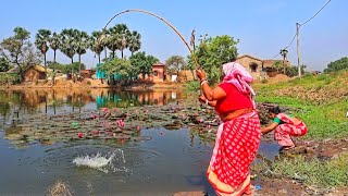 Fishing Video || The village ladies showed the great technique of fishing with few materials