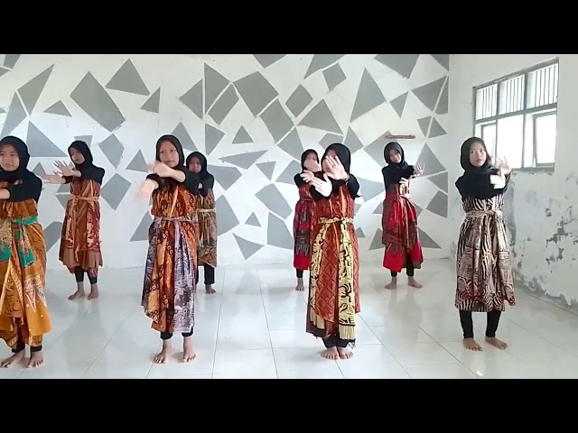 TARI KREASI  COVER LAGU PRAU LAYAR class=