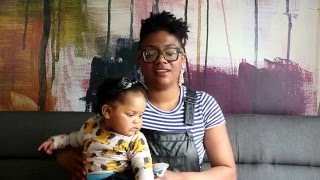 How to breastfeed in public using a scarf or muslin cloth - Mums That Slay