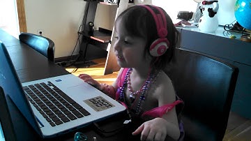 Zoe playing Starfall, learning her letter sounds