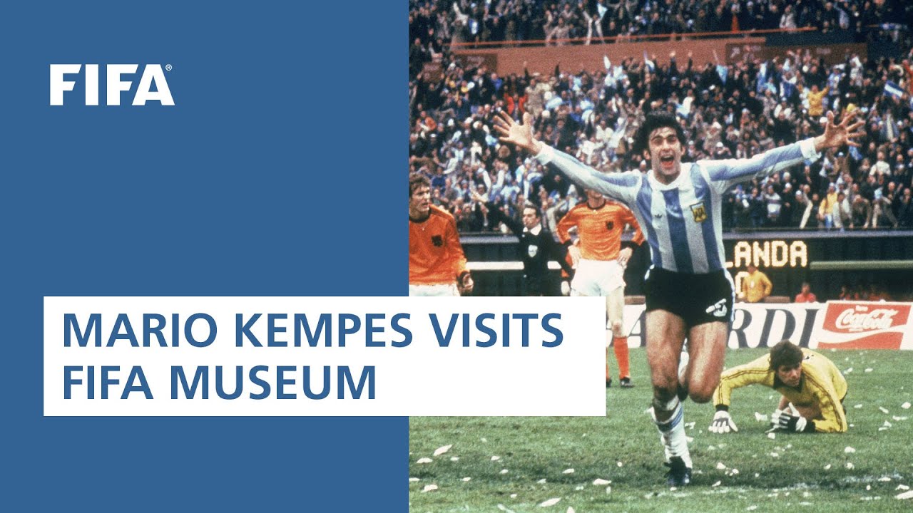 World Cup Winner Mario Kempes reunited with the trophy - FIFA