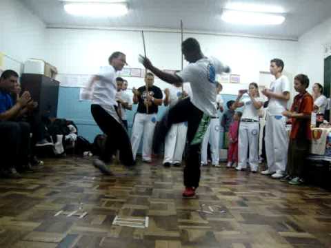 Grupo de Capoeira Roda Livre mestre e professor maizena - YouTube
