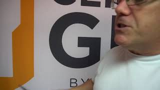 Thumb position in scissors for haircutting