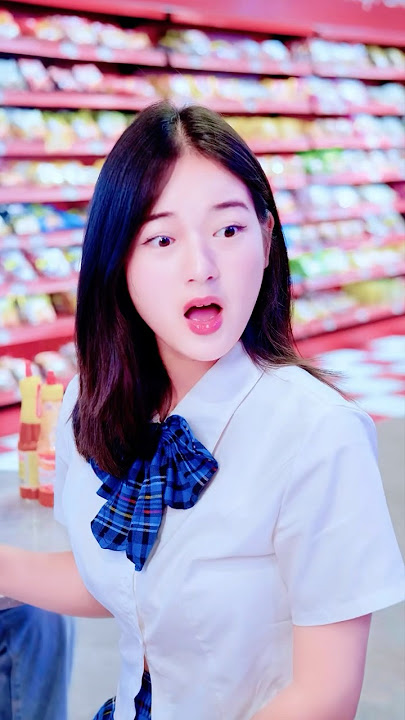 One Last Bite for You #linhchihihi #messyclassroom #schoolcrush #schooldrama