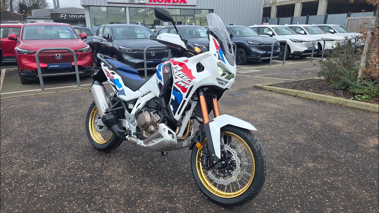 2025 HONDA AFRICA TWIN ADVENTURE SPORT - МЕХАНИЧЕСКАЯ КОРОБКА ПЕРЕДАЧ - ЖЕМЧУЖНО-БЕЛЫЙ ЦВЕТ