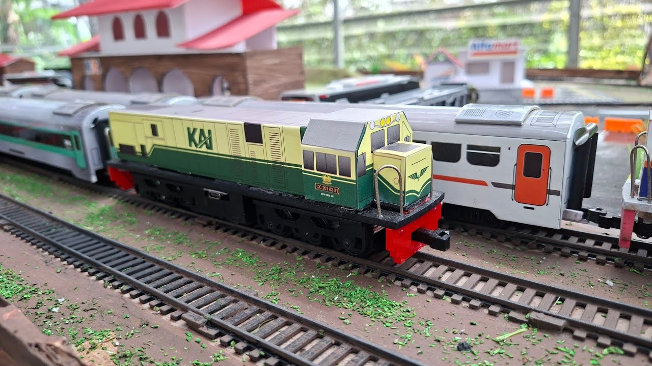 Мадиун-Джая с винтажным локомотивом CC 201