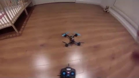 Quadcopter - Crazy? Flying brushless indoor - JJRC X1 (yawing tests)