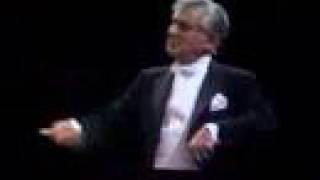Bernstein performs Mozart's 40th Symphony - 2/3