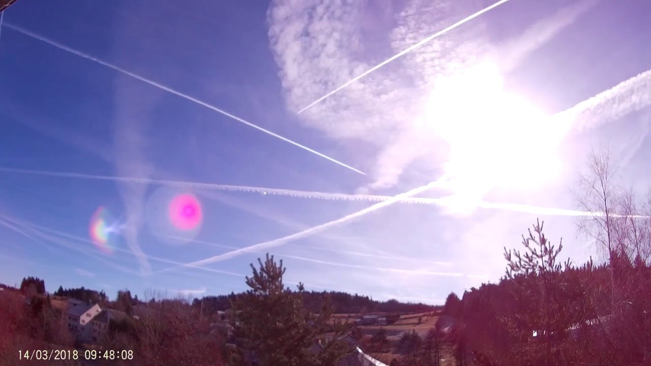 TimeLapse du ciel rempli de chemtrails le 14/03/2018