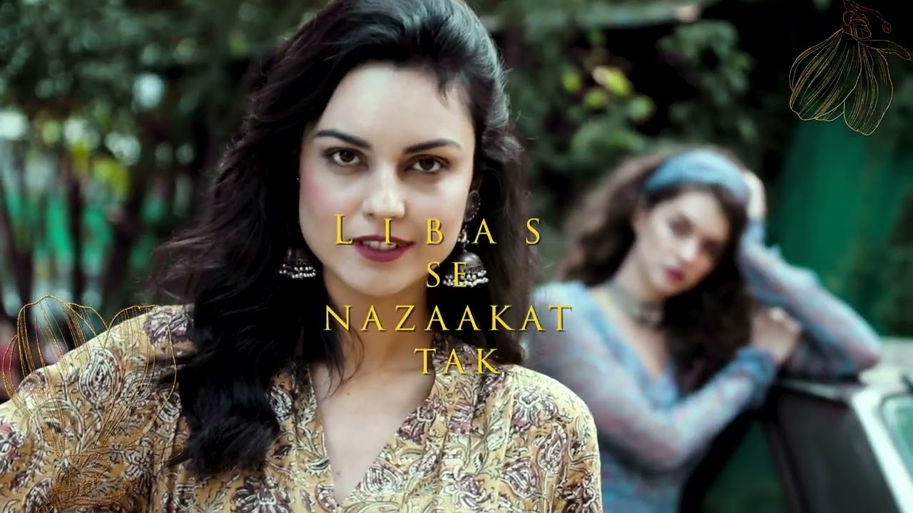 Vishnu Offering Timeless Clothing to Women