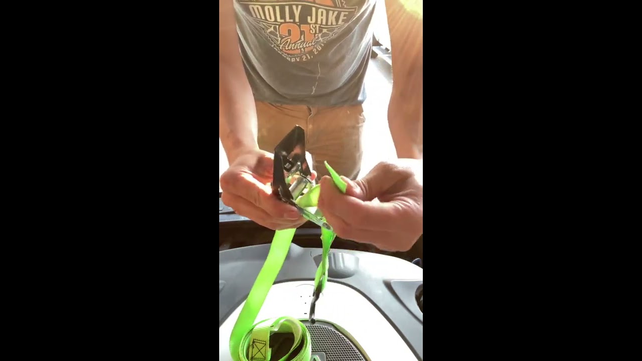 How To Use A Ratchet Strap 