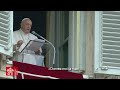 François salue l'héroicité du personnel de Santé