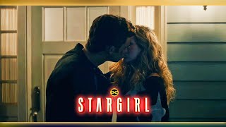 Courtney U0026 Cameron Kissed  Stargirl Season 3 Episode 11  Dcs Stargirl 3x11  Hd