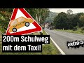 Realer Irrsinn: Mit dem Taxi zur Schule - Vater Staat zahlt | extra 3 | NDR