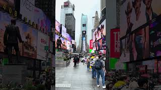 Walking in New York City Feels Different at Night #travel #nycta #citytours