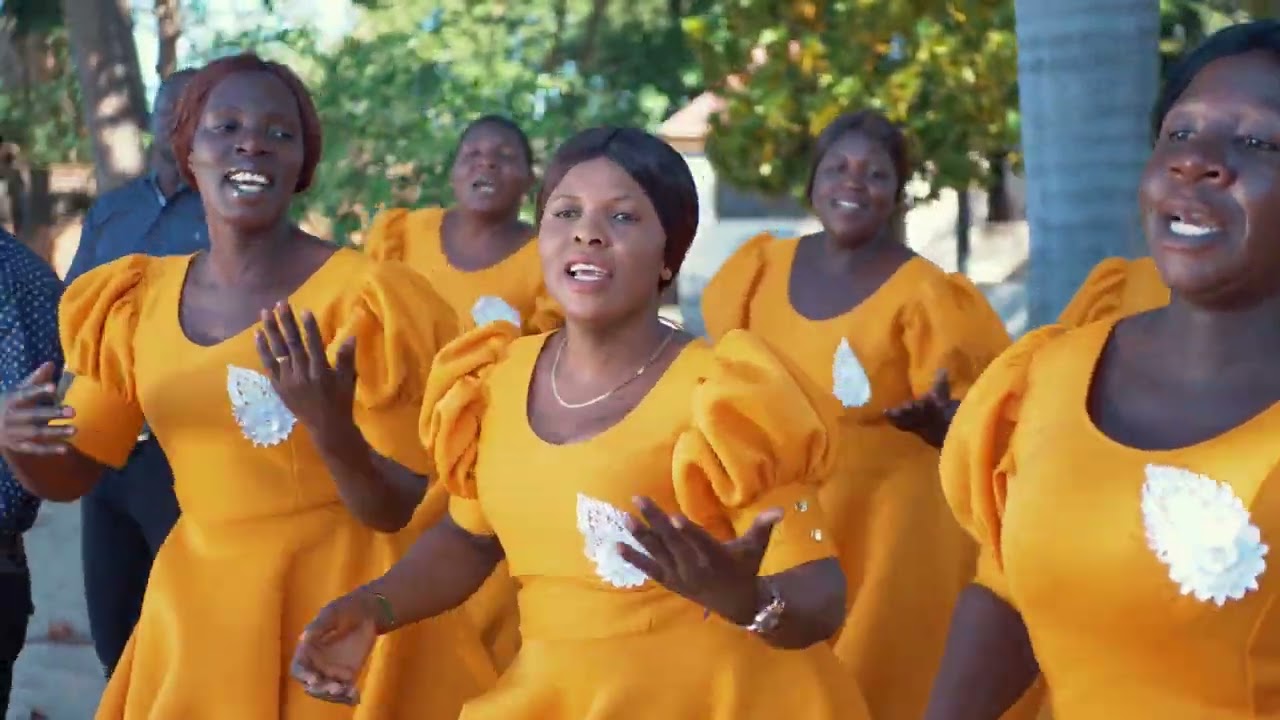 Eden Singers Akwenya Imbombo Inyiza OfficialMusicVideo