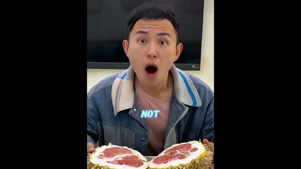 Smartest Dog Disguised a Pomelo as a Durian to Trick Owner!#GoldenRetriever #SmartDog #FunnyPets #Do