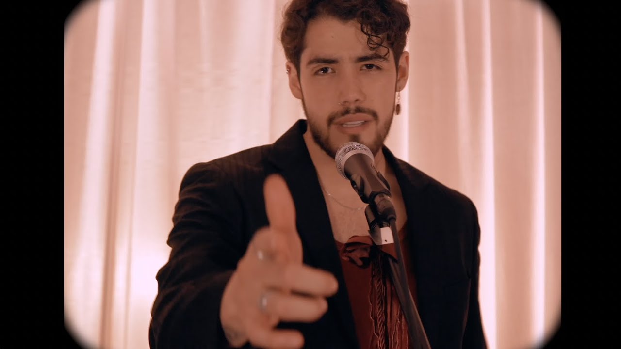 Adrian Alburez - El Problema (Cover) adlı videoyu YouTube'da izle Adrian Alburez - El Problema (Cover) adlı videoyu YouTube'da izle