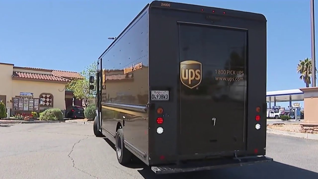 UPS anuncia despidos y cierre de instalaciones - YouTube