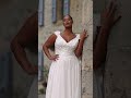 Curvy-Brautkleid mit fließendem Chiffonrock im Brautsalon TRAUT EUCH, 5020 Salzburg