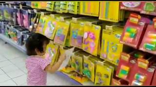 Natasha Nemenin Mama Belanja - Balita Lucu Borong di Supermarket