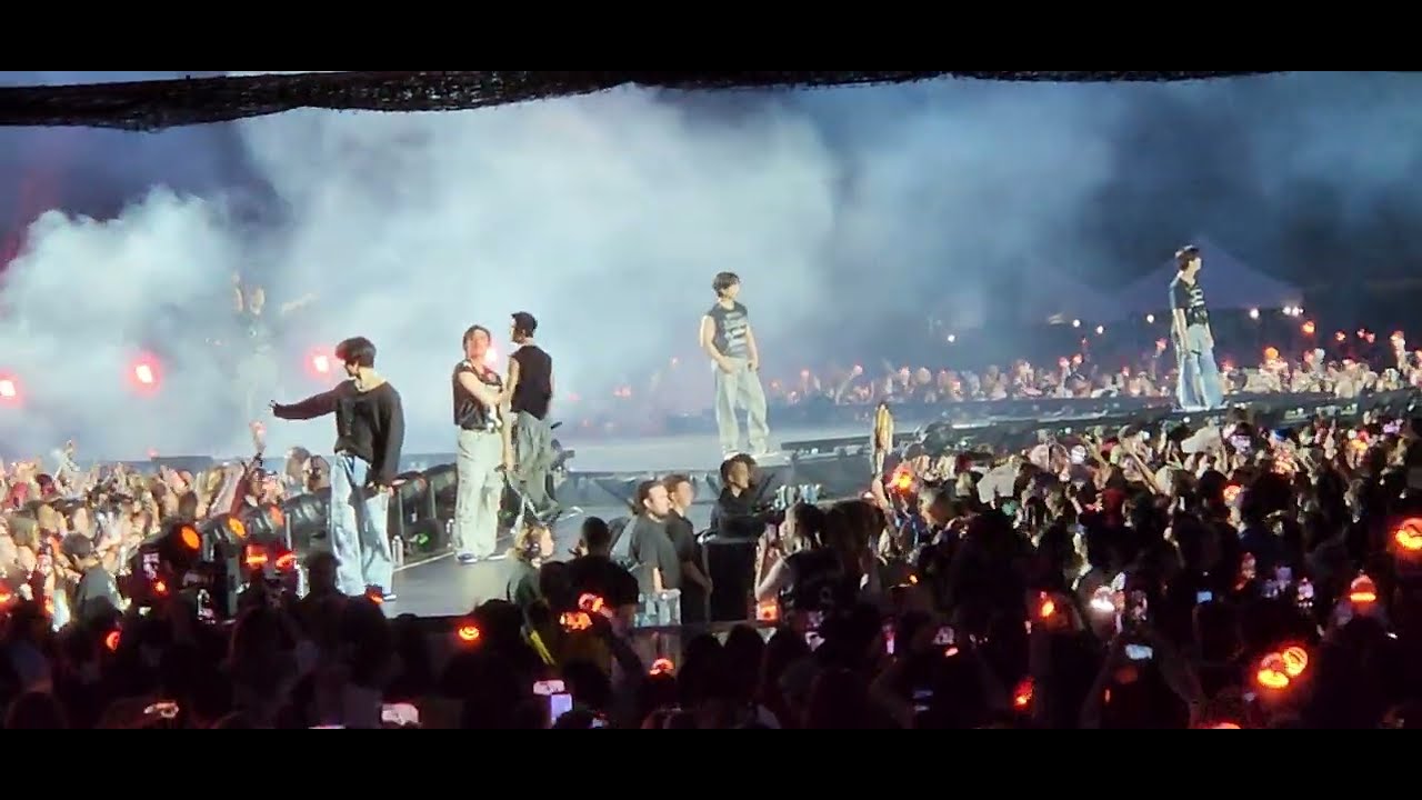 Lonely St., Cover Me, and band intros @StrayKids at #TMobileField in #Seattle 052425