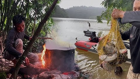 Không Ổn Rồi Phải Nâng Cấp Bẫy Cá Cứng Hơn Mới Bắt Được Cá Lớn Trong Rừng Già￼