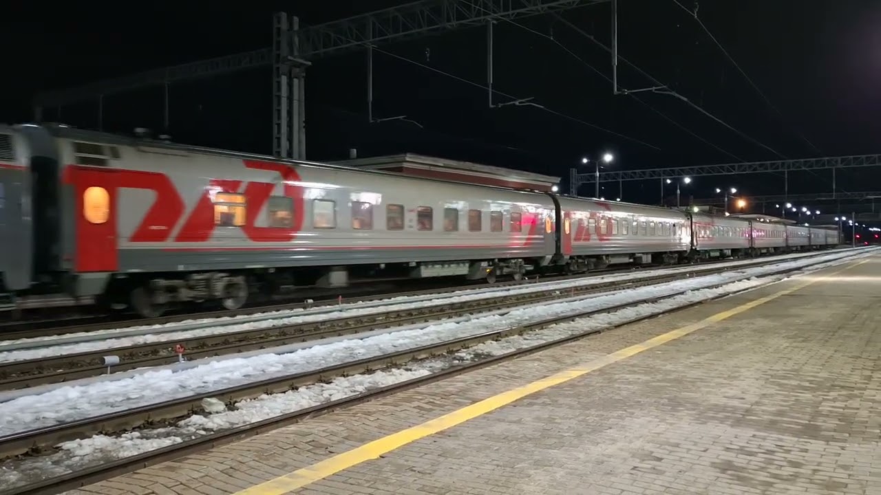 Электровоз ЭП2К-224 (ТЧ-8) со скорым поездом 110С Анапа-Москва