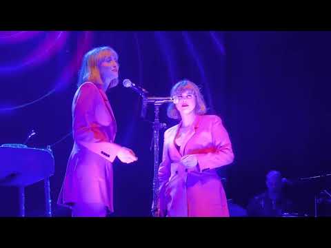Lucius live in concert, "Right Down The Line" cover, live in Napa, CA May 28, 2023
